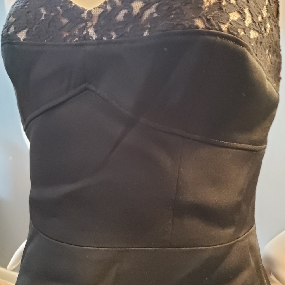BCBGMAXAZRIA top with lace - Picture 4 of 7